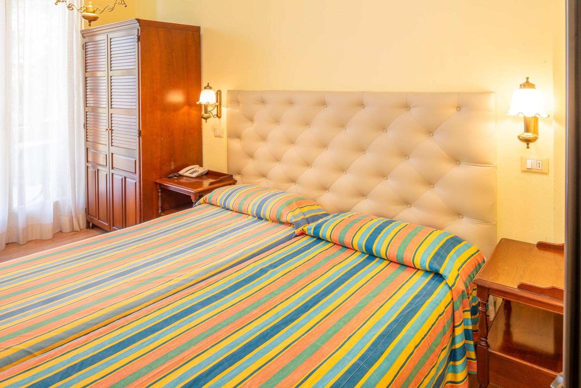 Hotel Palme & Suite Garda  Ngoại thất bức ảnh