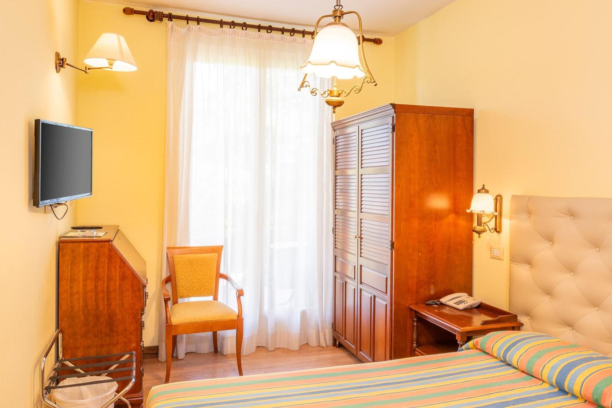 Hotel Palme & Suite Garda  Ngoại thất bức ảnh