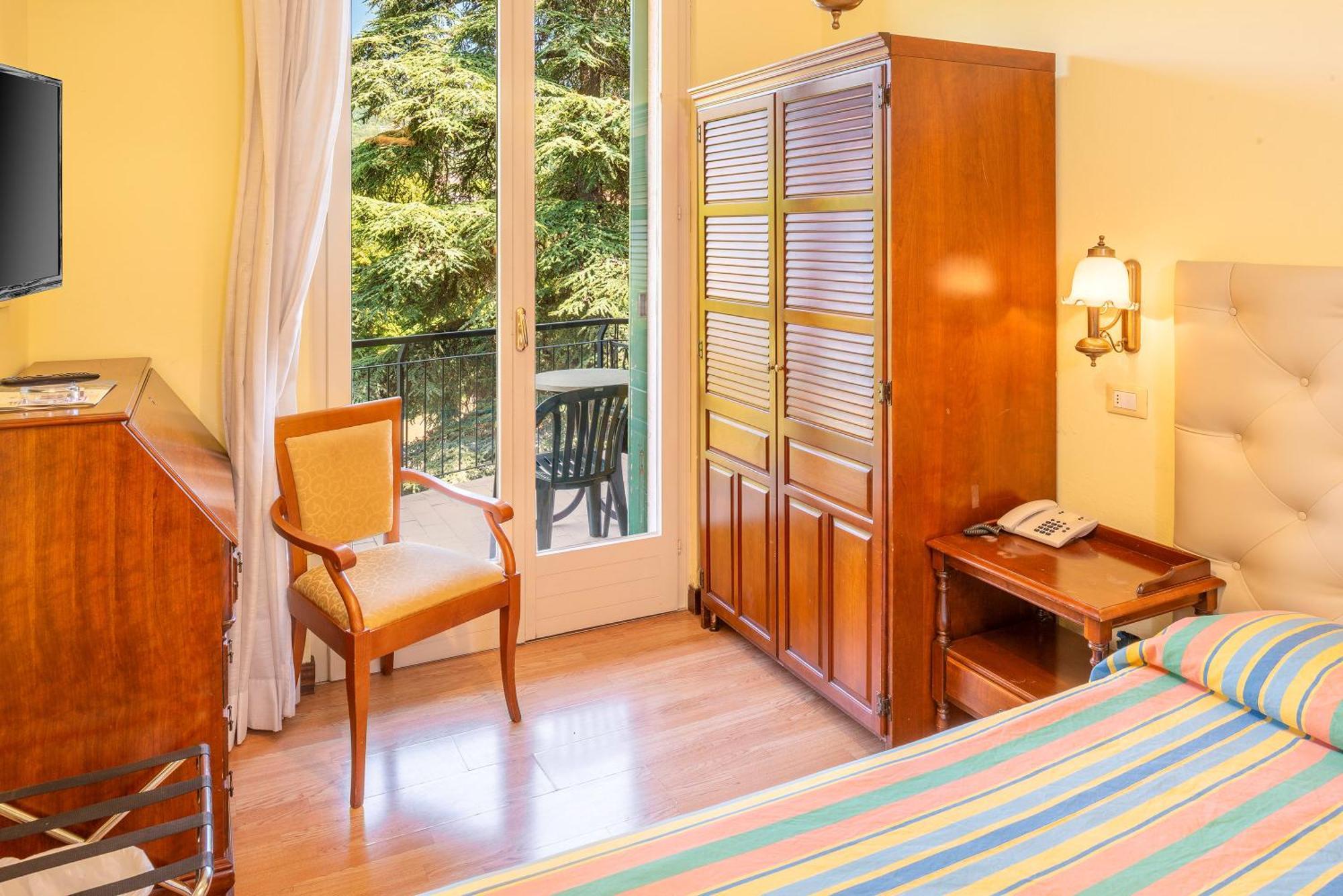 Hotel Palme & Suite Garda  Ngoại thất bức ảnh