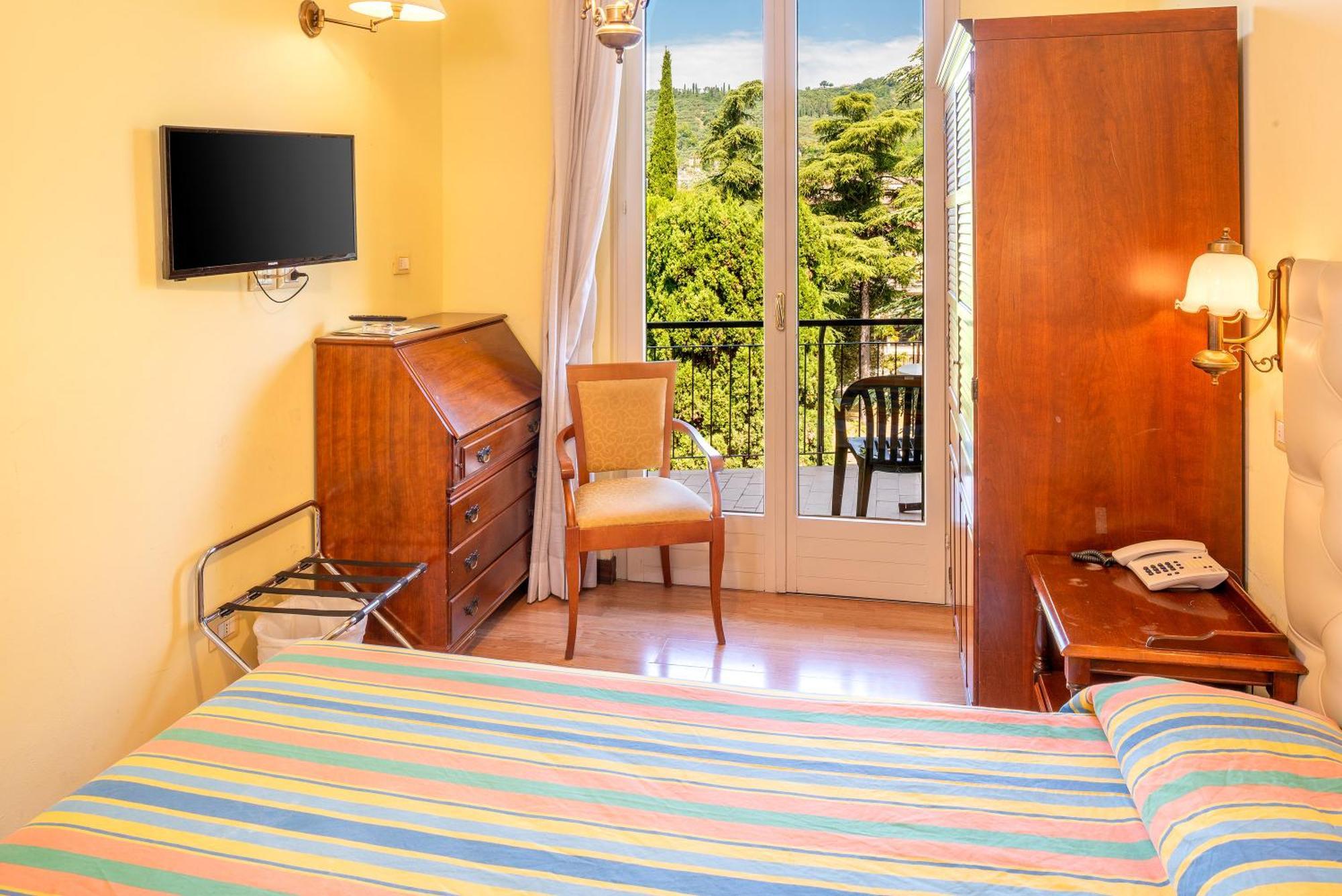 Hotel Palme & Suite Garda  Ngoại thất bức ảnh